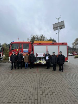 Przekazanie środków ochrony osobistej strażaka współfinansowanych ze środków Samorządu Województwa Mazowieckiego w ramach...